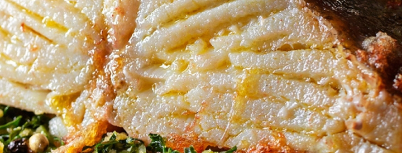 LOMBOS DE BACALHAU COM CALDO-VERDE, CHOURIÇO E BROA
