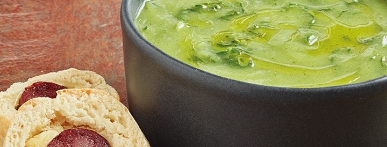 CALDO VERDE SEM BATATA E COM PÃO COM CHOURIÇO