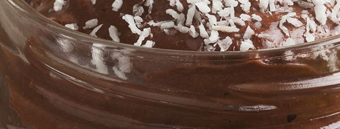 PUDIM DE CHIA, CACAU E CAFÉ COM BEBIDA DE AVEIA