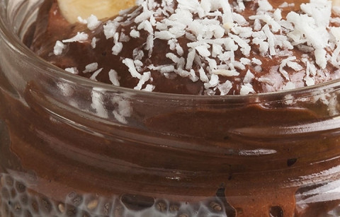 PUDIM DE CHIA, CACAU E CAFÉ COM BEBIDA DE AVEIA