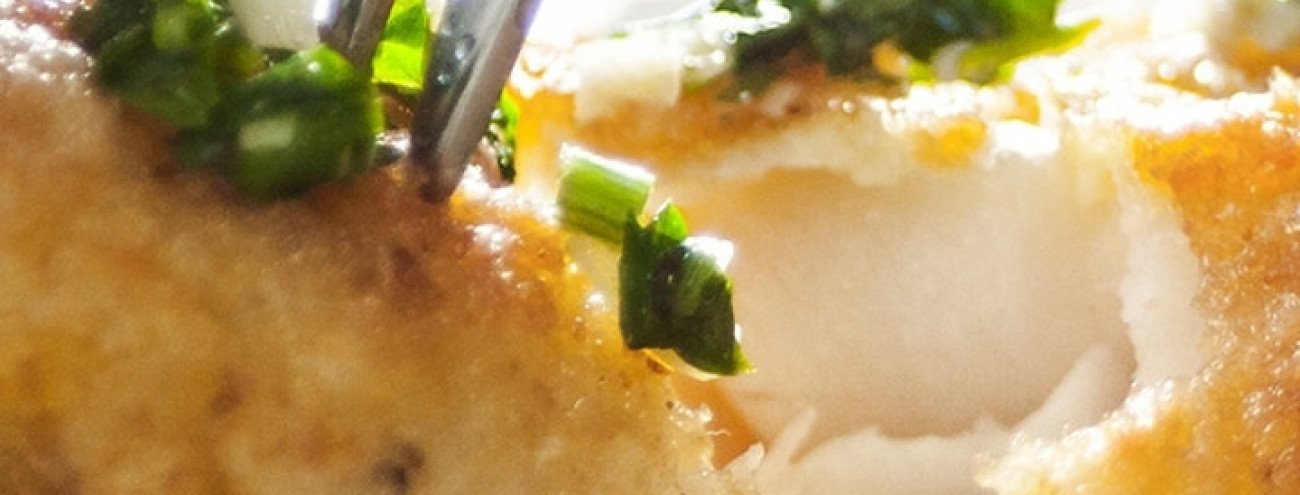 FILETES DE PESCADA COM PURÉ DE ERVILHAS