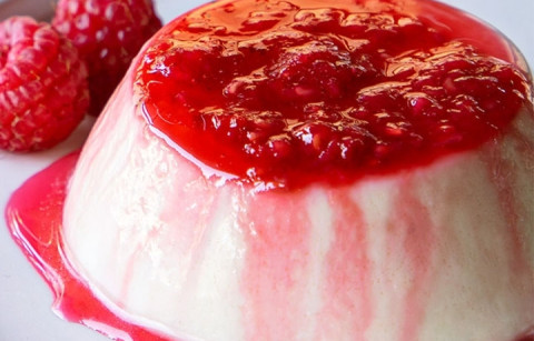 PANNA COTTA COM CHÁ E FRUTOS VERMELHOS