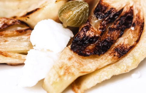 SALADA DE FUNCHO GRELHADO COM QUEIJO