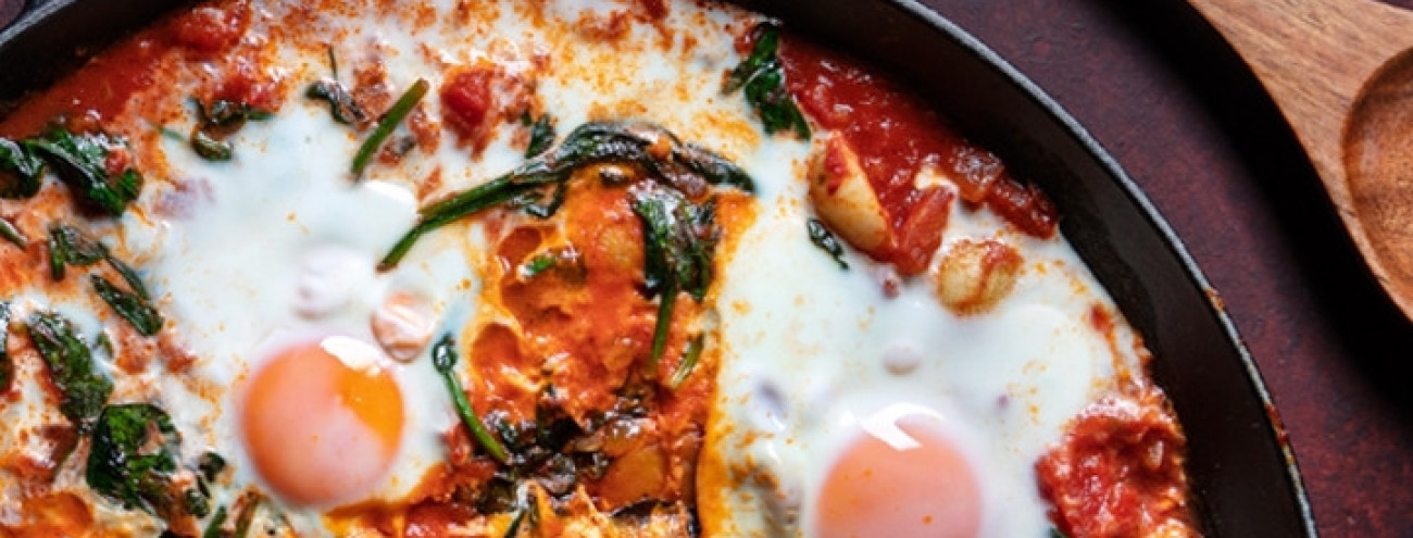 OVOS PICANTES NA FRIGIDEIRA COM BATATAS