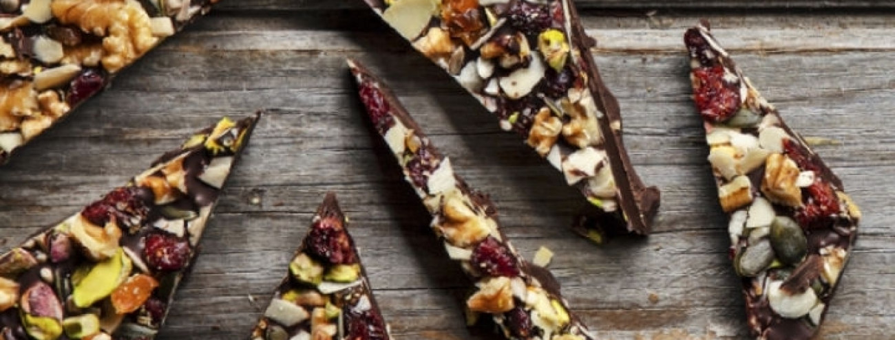 BARRAS DE CHOCOLATE COM FRUTOS SECOS