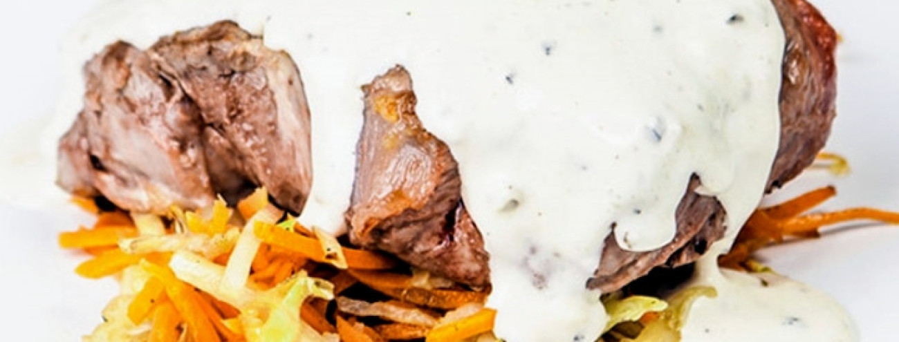BIFE DA VAZIA EM CREME DE PIMENTA