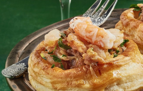 VOL-AU-VENT DE CAMARÃO E ALHO FRANCÊS