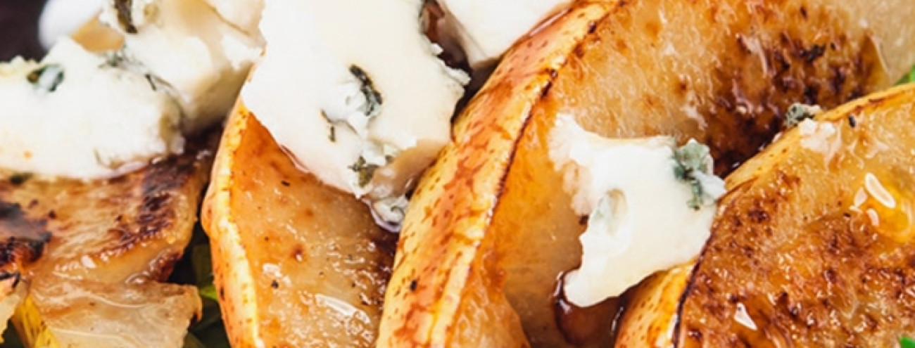 SALADA DE PÊRA E ROQUEFORT