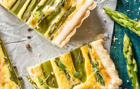 TARTE DE ESPARGOS, SALM&Atilde;O E QUEIJO CREME