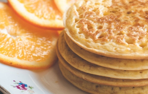 PANQUECAS DE AVEIA E MAÇÃ