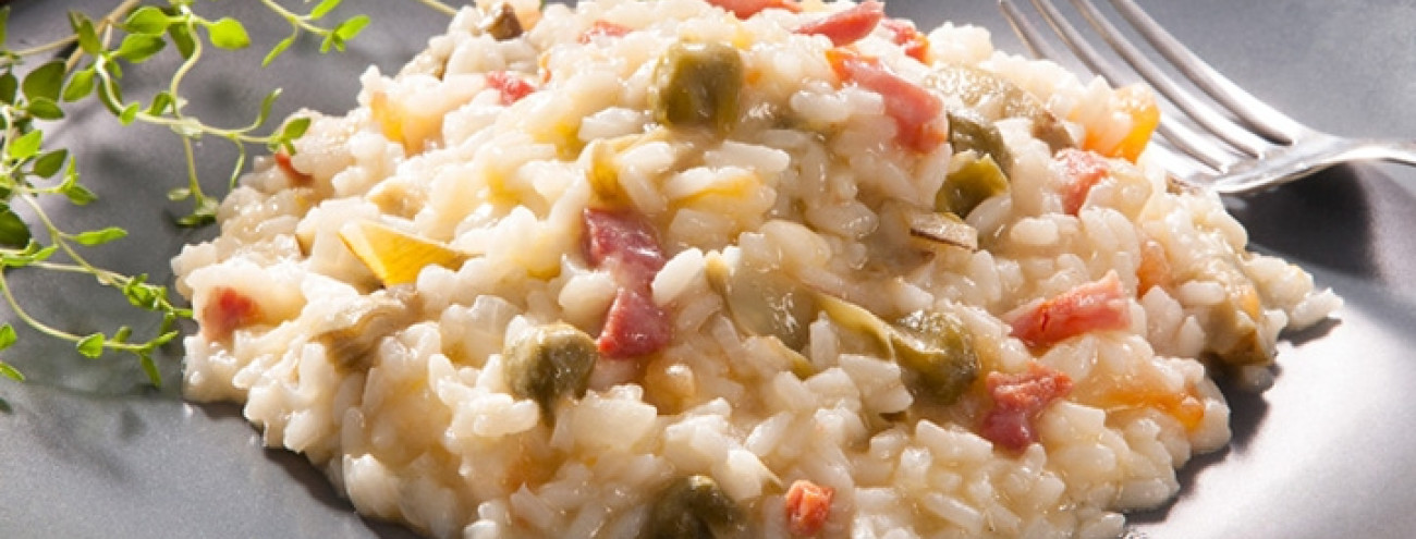 RISOTO DE ALCACHOFRA E TOMATE