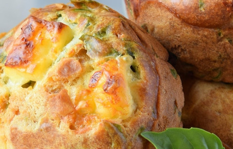 MINI QUICHES SEM BASE DE ESPINAFRES E COENTROS