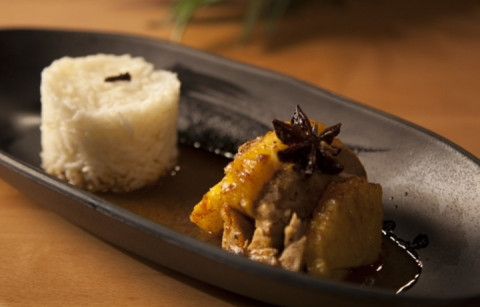 LOMBO DE PORCO COM ANANÁS E ESPECIARIAS