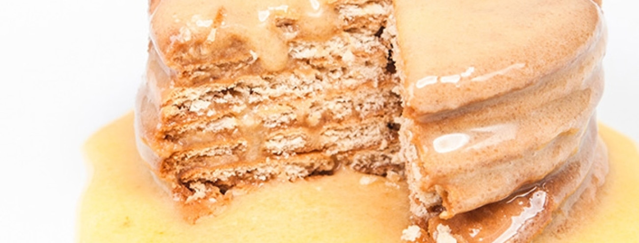 BOLO DE BOLACHA COM AGUARDENTE