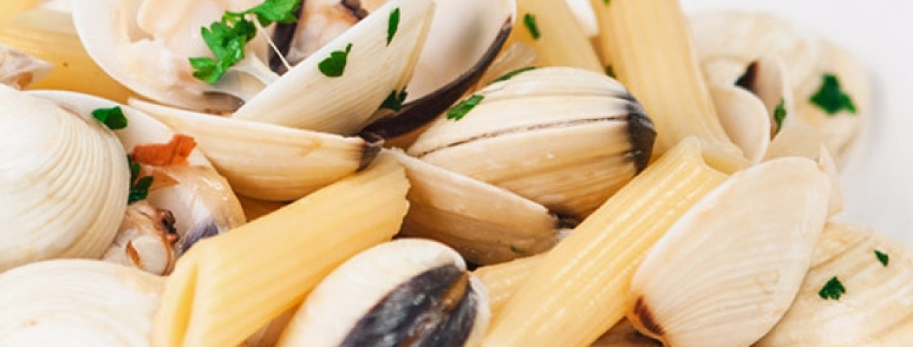 PENNE DE AMÊIJOAS E LIMÃO