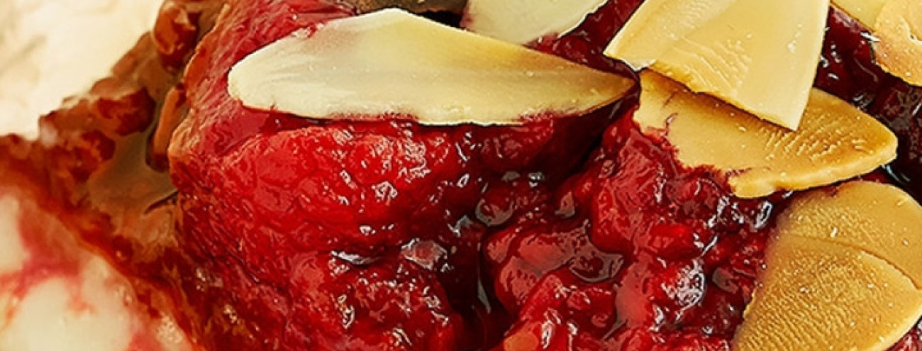 QUEIJO GRATINADO COM FRUTOS SILVESTRES
