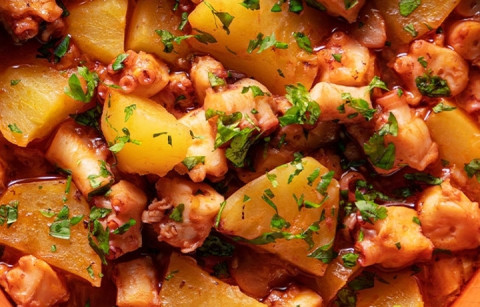 POLVO ESTUFADO &Agrave; MODA DOS A&Ccedil;ORES