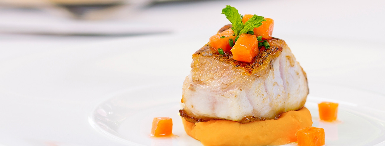 CORVINA COM BATATA DOCE, ABÓBORA E GENGIBRE