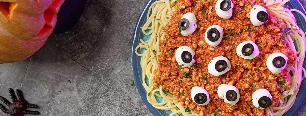 ESPARGUETE À BOLONHESA DE HALLOWEEN