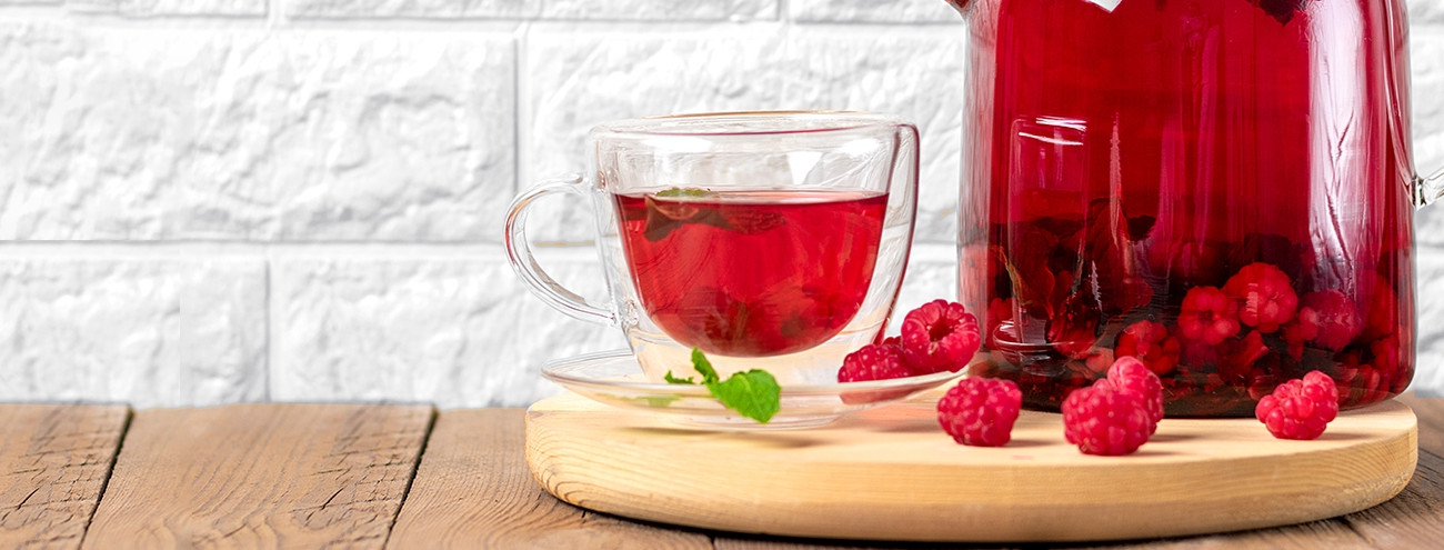 CHÁ GELADO DE HIBISCO E FRUTOS VERMELHOS