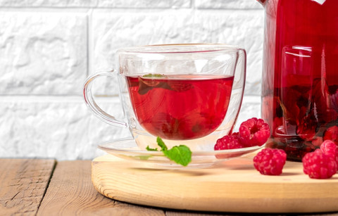 CHÁ GELADO DE HIBISCO E FRUTOS VERMELHOS