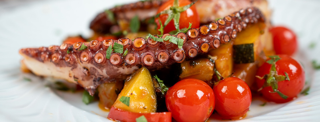 POLVO COM LEGUMES SALTEADOS