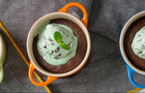 BOLO DE CHOCOLATE E MENTA