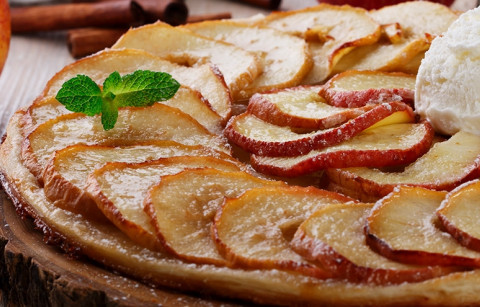 GALLETE DE MAÇÃ EVELINA COM GELADO DE BAUNILHA