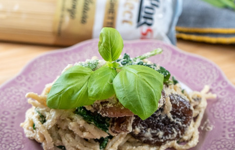 MASSA VEGETARIANA COM MOLHO DE CAJU