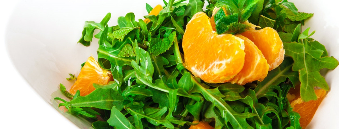 RÚCULA COM MENTA E LARANJA