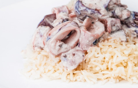 STROGONOFF DE LULAS E ARROZ BASMATI DE MANTEIGA