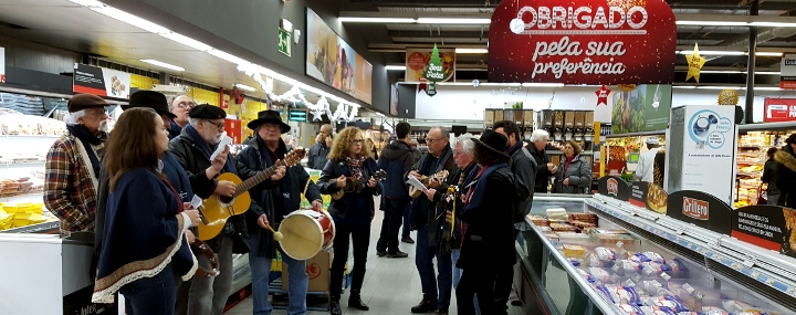 Cantar as Janeiras, uma tradição na nossa casa, pelo grupo 